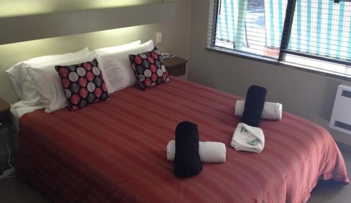 Superior Room, 1 Queen Bed, Non Smoking, Kitchenette (Standard Queen Room)