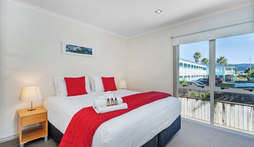 Apartment, 2 Bedrooms, Partial Sea View