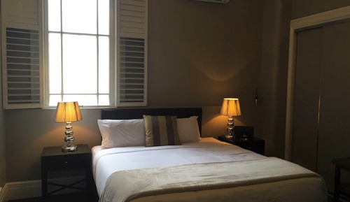 No. 7 - Deluxe Studio 