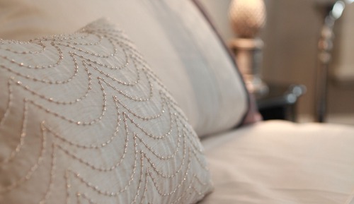 No. 4 - Deluxe One Bed-Room Suite 