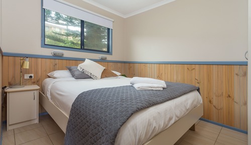 Beach View Unit -elevated - 1 queen, 1 bunk & 1 single