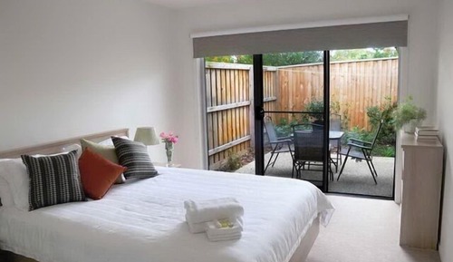 Peppercorn Villa - Offsite 600m from Hotel