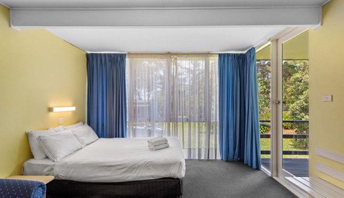 Superior 1 Bedroom Cabin