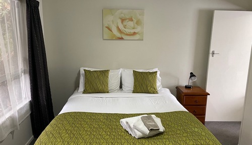 One Bedroom Apartment 