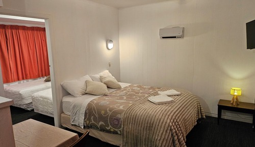 Family Suite, 1 Bedroom, Non Smoking, Kitchen (Family with separate room)