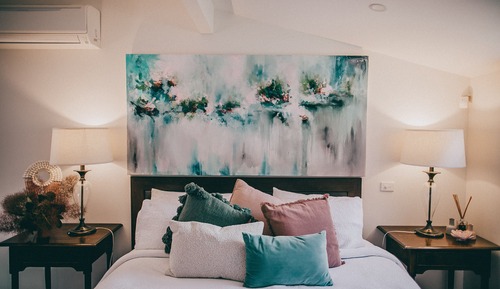 Garden Villa – Self-Contained, King Bed with Garden and Pool Views 