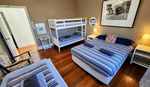 5 Bed Family Room with Shared Bathroom