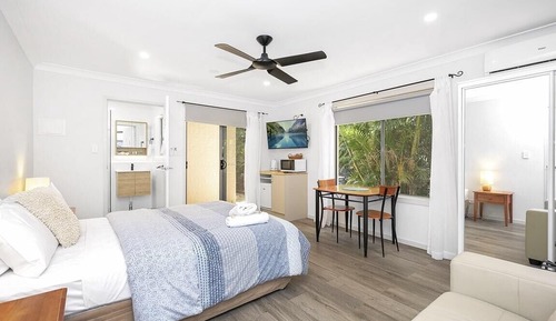 Garden Queen Bed Sitte