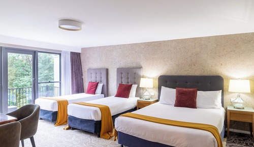 Deluxe Family Room, Free Wi-Fi & Parking