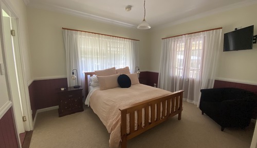 Executive Queen Suite