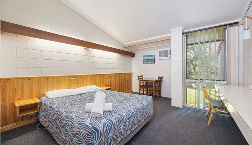 Standard Room, Non Smoking (Queen)