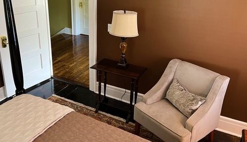 Luxury Suite, 1 Queen Bed, Private Bathroom