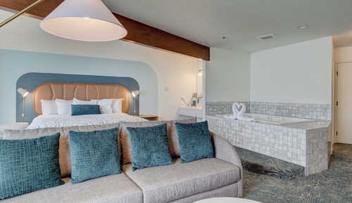 King Ocean View Jetted Tub