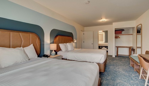 Deluxe Family Suite Kitchen (No View)