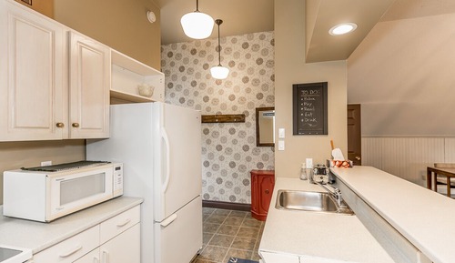Rosseau Suite, 1 Bedroom, Kitchen, Mountain View