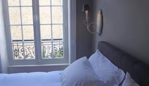 Studio, Ensuite (côté cour )