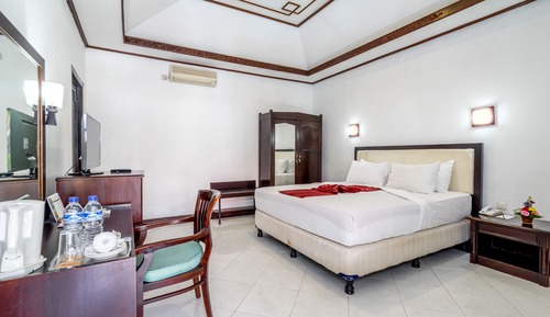 Deluxe Room, Pool View
