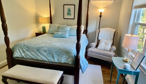 Deluxe Suite, 1 Queen Bed, Garden View