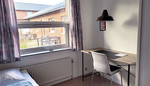 Single Room, Private Bathroom