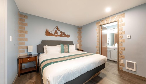 Ground Floor Deluxe Apartment, 2 Bedrooms, Pool Table, Full Kitchen