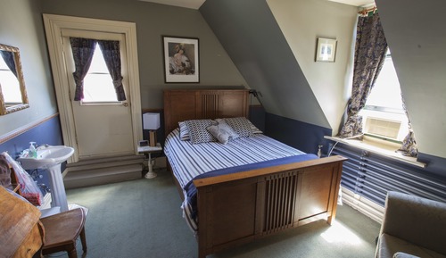 Comfort Room, 1 Queen Bed, Terrace (Dovecot)