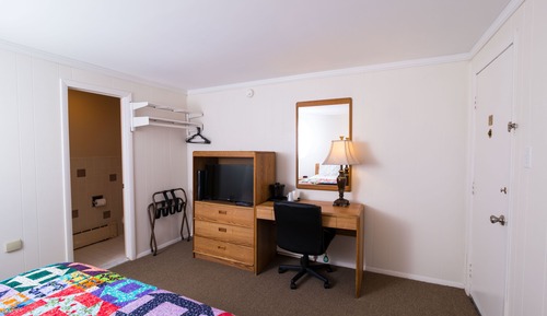 Standard Room, 1 Queen Bed