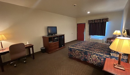 Room, 1 King Bed, Smoking