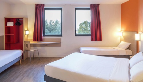 Room, Multiple Beds (Quadruple)