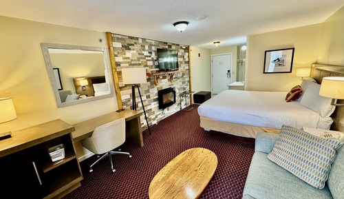 Honeymoon Studio Suite, 1 King Bed with Sofa bed