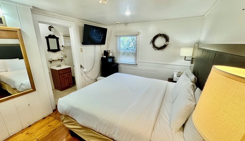 Couple's Cabin, 1 Queen Bed