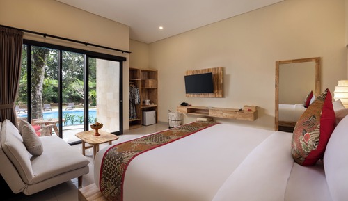 Deluxe Room, Pool View