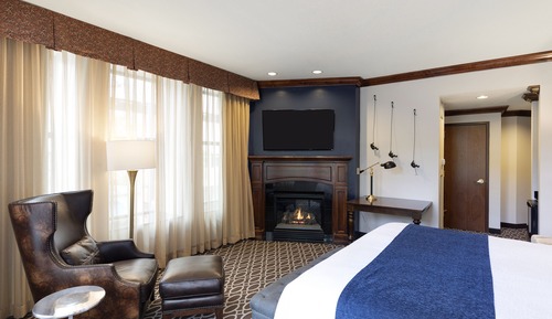 Suite, 1 King Bed, Fireplace, Corner