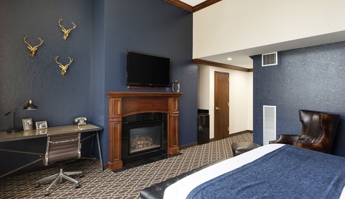 Executive Room, 1 King Bed, Fireplace
