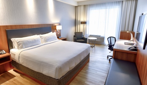 Standard Room, 1 King Bed
