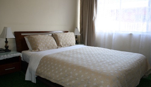 Standard Queen One Bedroom Apartment