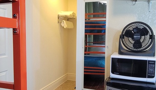 Standard Triple Room, Non Smoking, Shared Bathroom