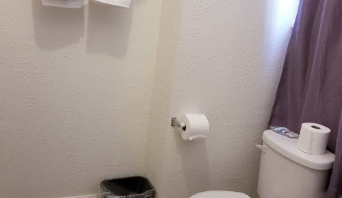 Deluxe Room, 1 Queen Bed, Private Bathroom