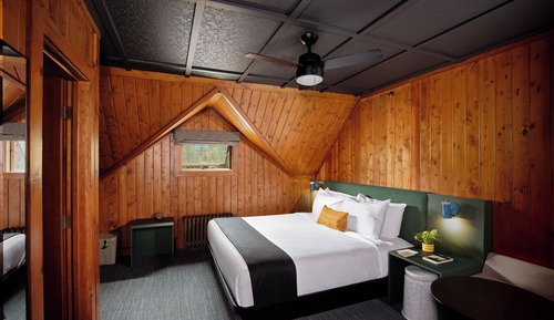 Standard Room, 1 King Bed