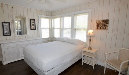 Beach House - Three bedrooms
