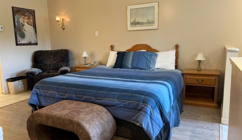 Romantic Studio Suite