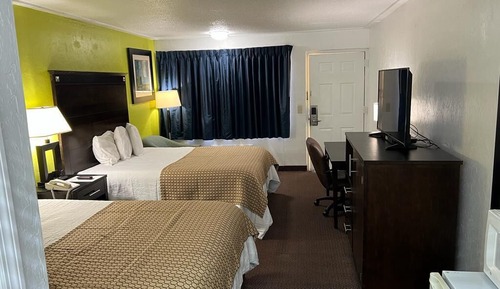 Basic 2 Queen Beds Non Smoking
