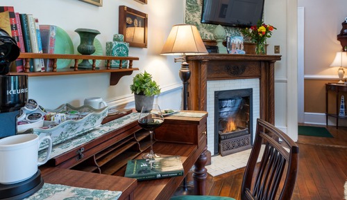 Room (Kensington Garden)