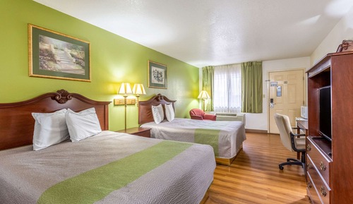 Standard Room, 2 Queen Beds, Smoking