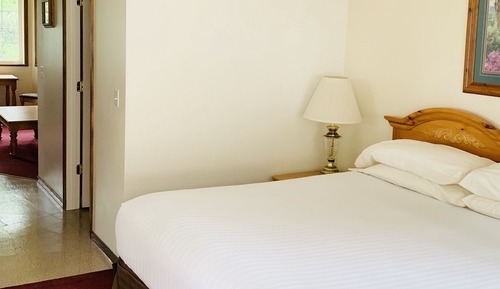 Room #5 - Deluxe King Suite with River View (2nd Floor)