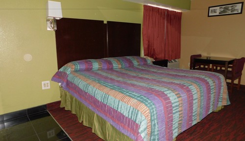 King Smoking Room with Spa Bath