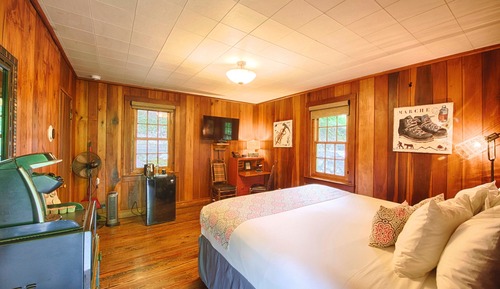 Cabin (Overlook 1)