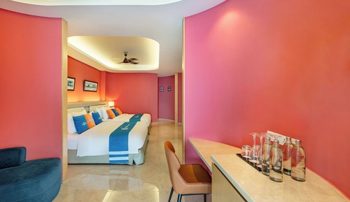 Sky Pool Villa (Tower Block)