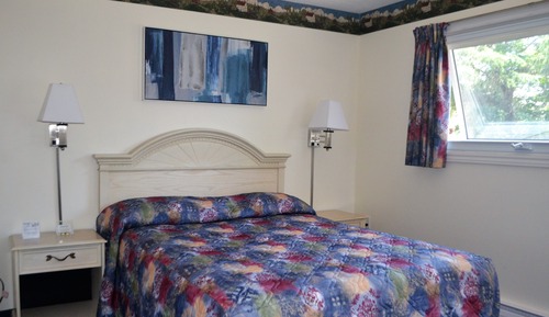 Standard Room, 1 Queen Bed