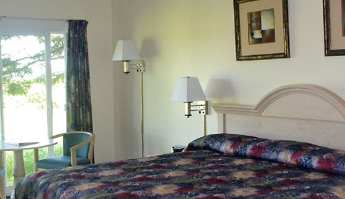 Standard Room, 1 King Bed
