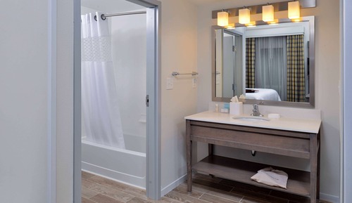 Studio, 1 King Bed, Accessible, Bathtub